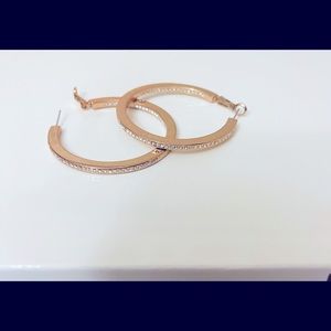 🌹 Rose gold loops